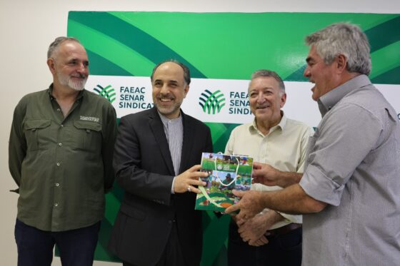 Embaixador do Irã visita Faeac e discute parcerias comerciais com o Acre